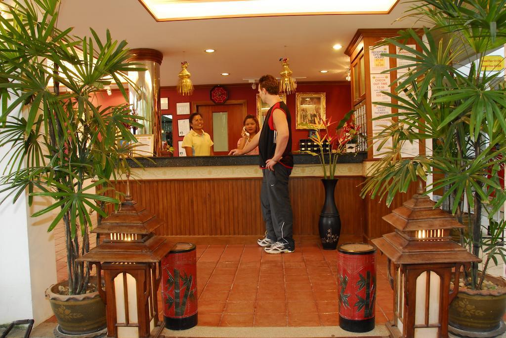 The Expat Hotel Patong Exterior foto