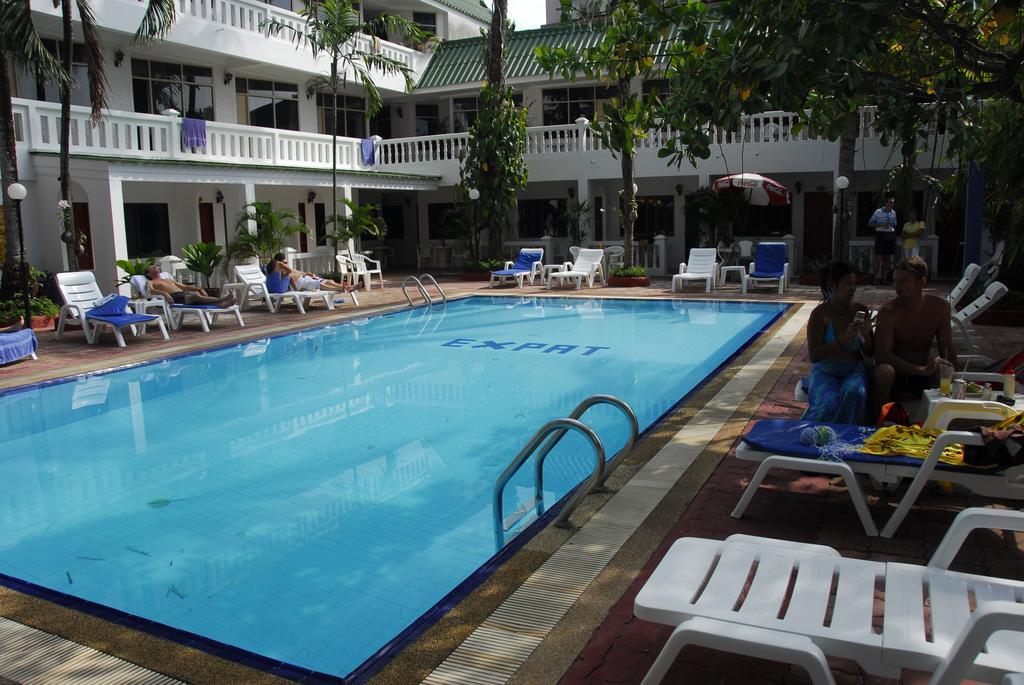 The Expat Hotel Patong Exterior foto