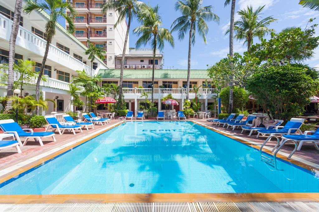 The Expat Hotel Patong Exterior foto