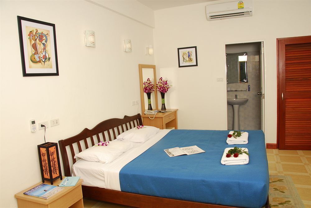The Expat Hotel Patong Exterior foto