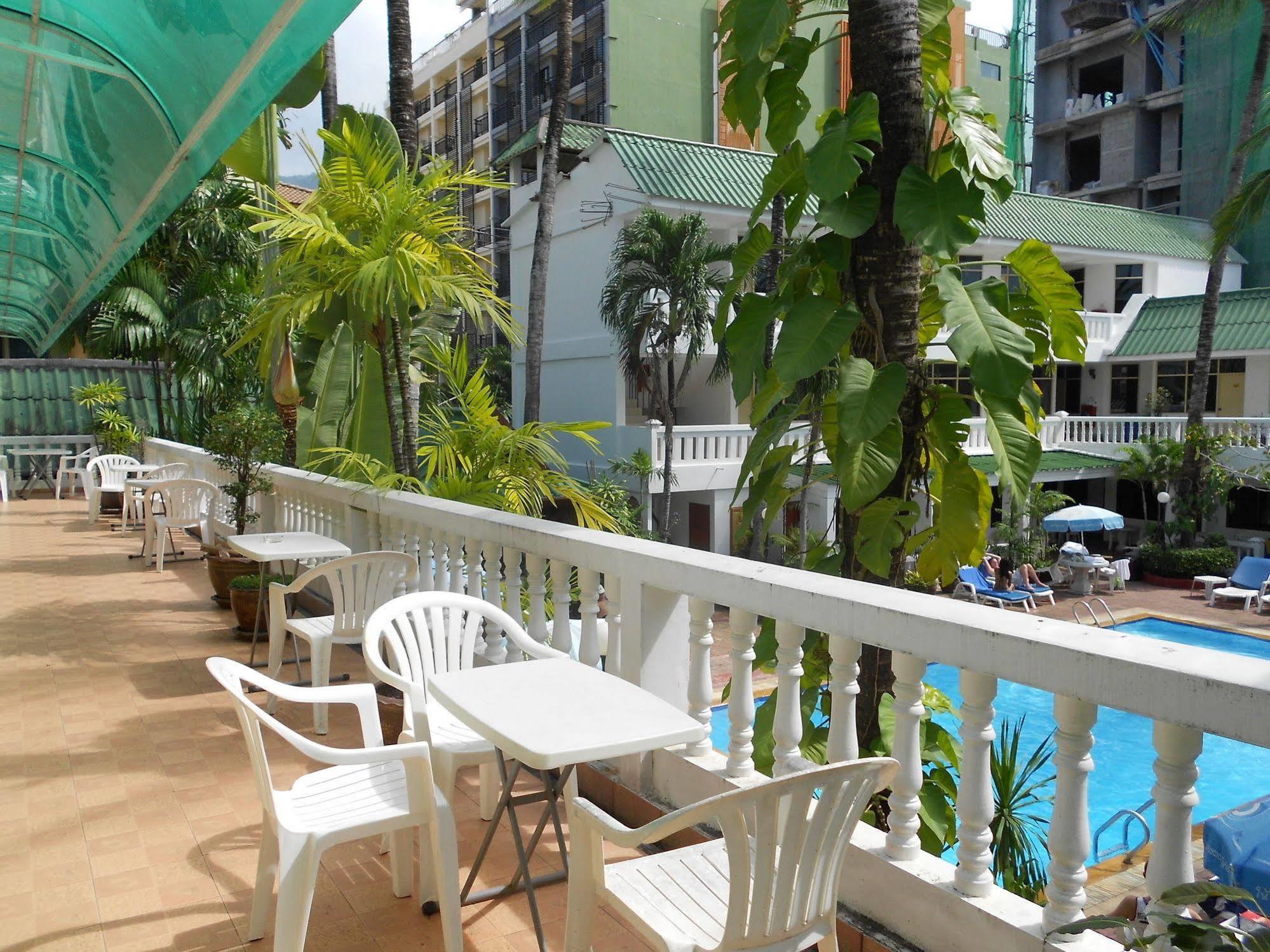 The Expat Hotel Patong Exterior foto