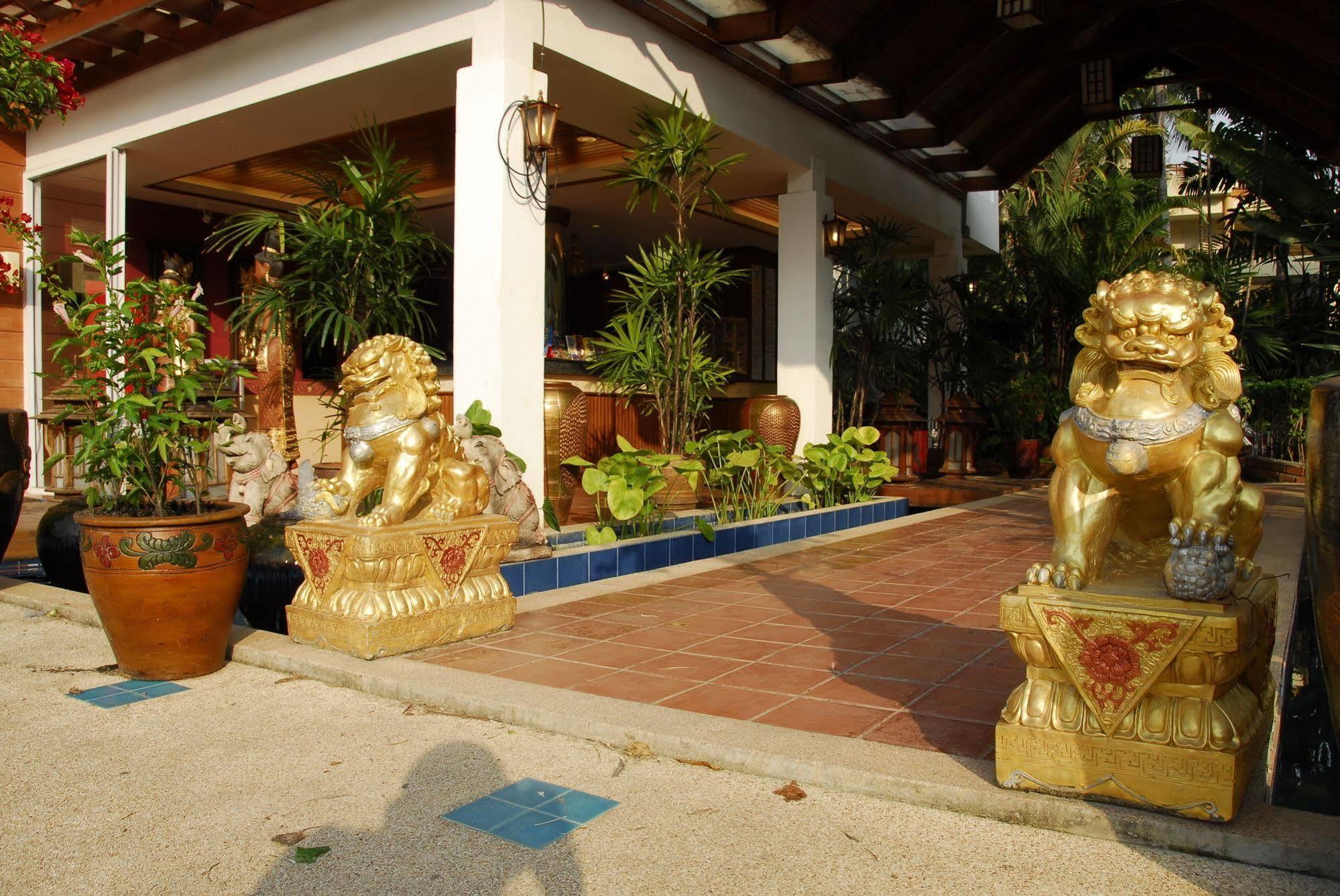 The Expat Hotel Patong Exterior foto