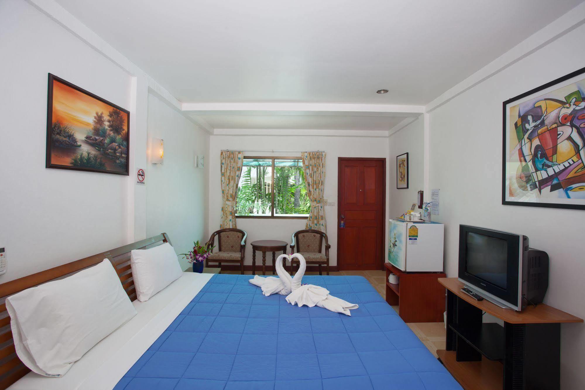 The Expat Hotel Patong Exterior foto